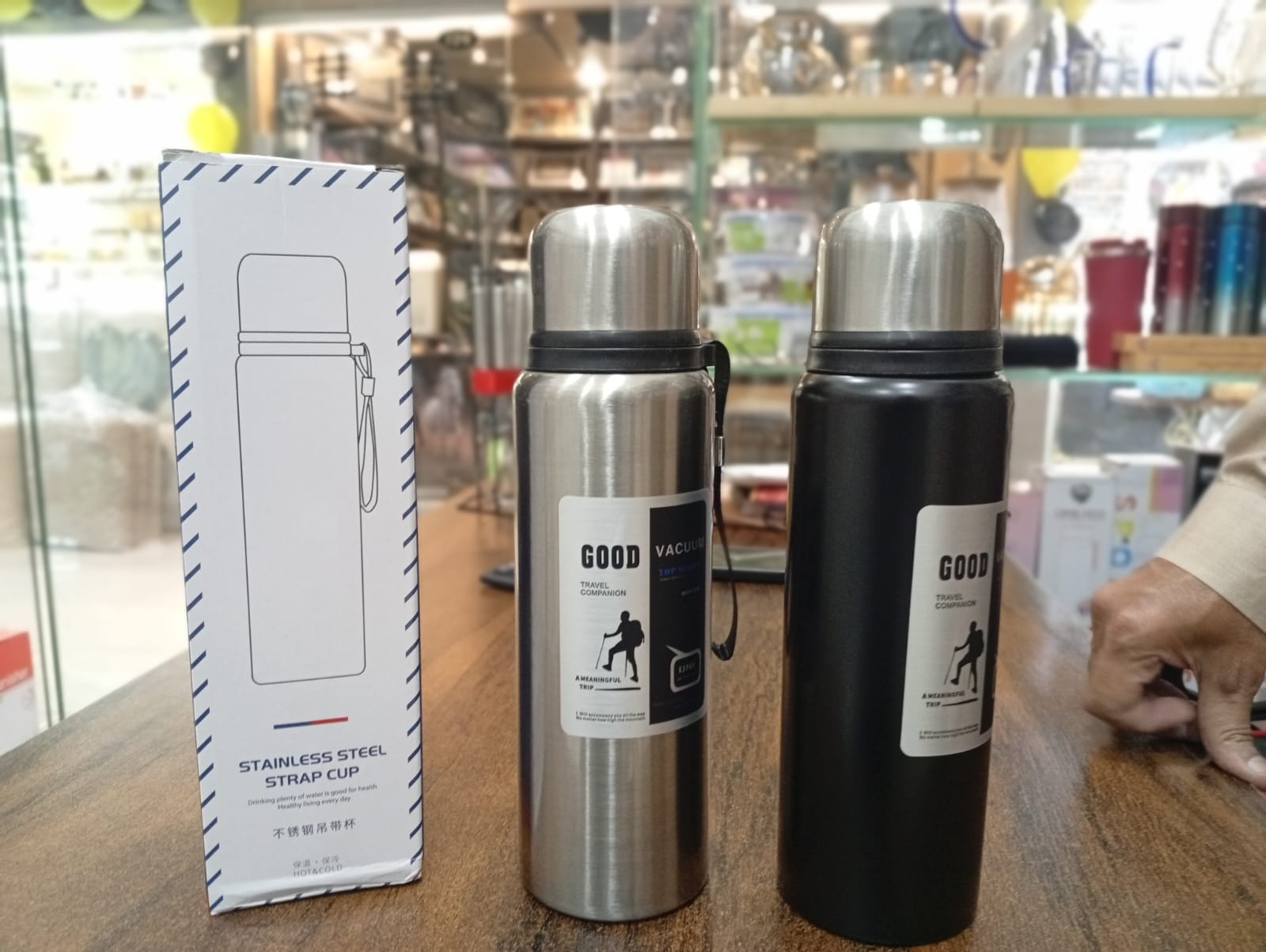 800ml stainless steel thermos flask- vacuum  Hot or cold for hours High  quality material